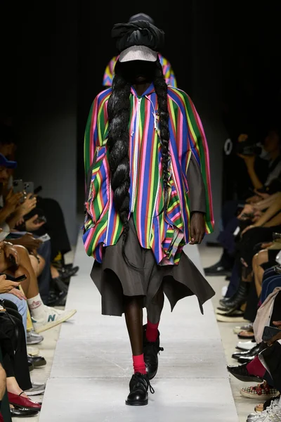 Look 27